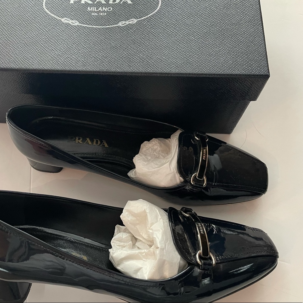 Authentic PRADA Navy Heels 38.5